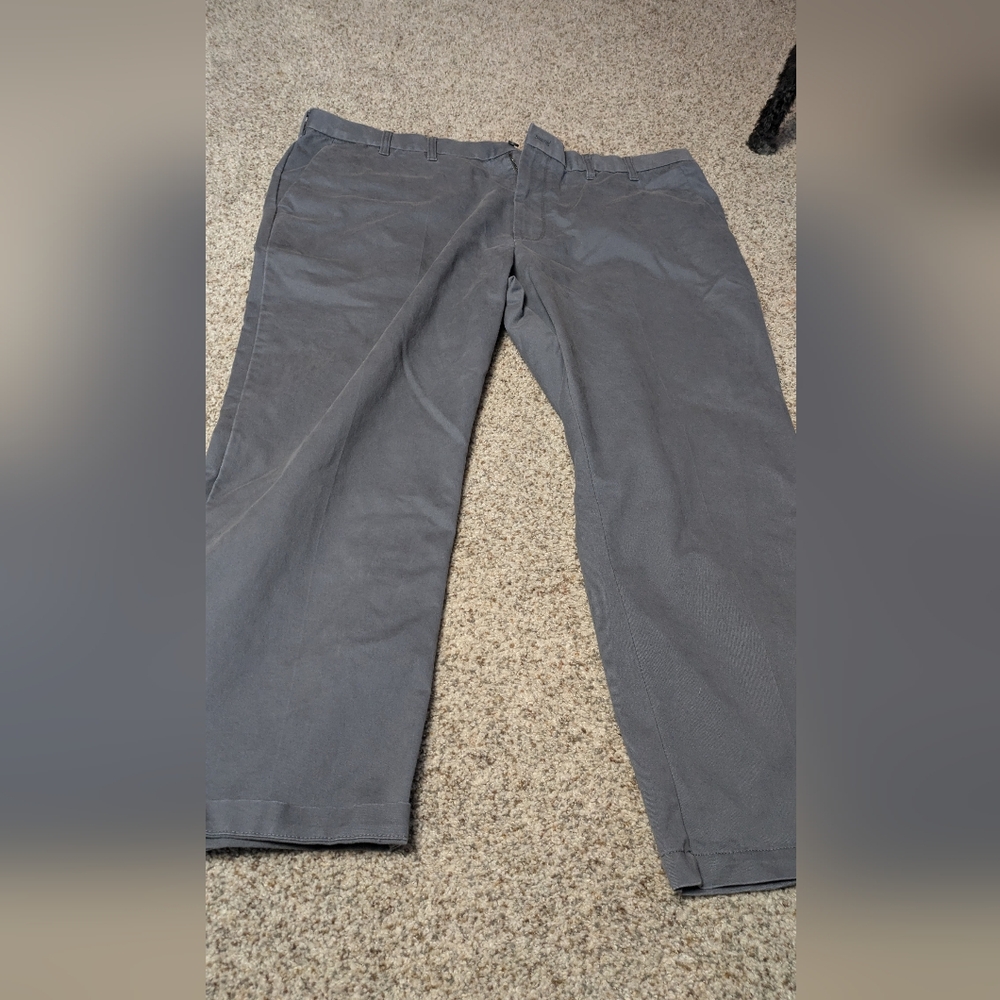 Izod 50*30 men's gray khakis
